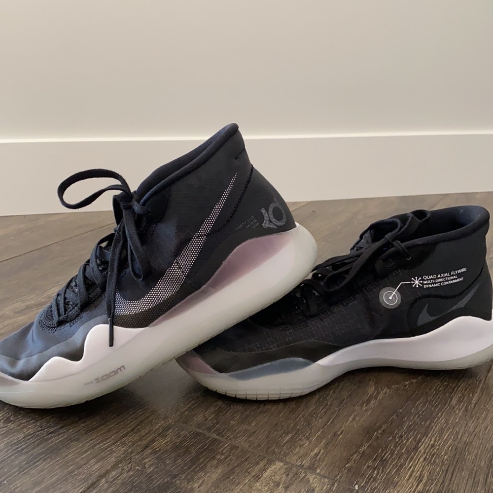 Women’s size 10 men size 8.5 Nike Kd 12th edition!